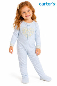 Macacão Infantil Carter's Listrado Azul com Coração Floral